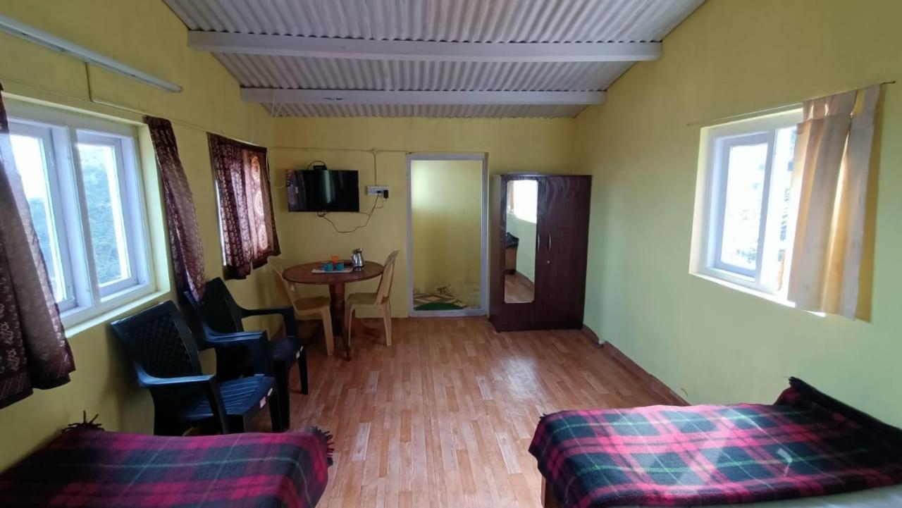 Adithya Sunrise View Cottage 코타지리 외부 사진